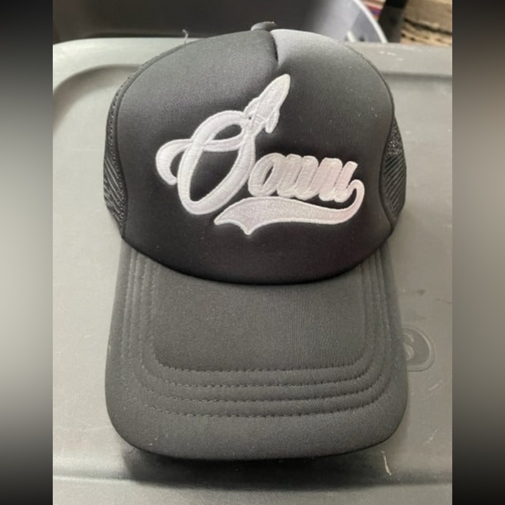 New OOWU Sport black mesh hat, embroidered logo adjustable fit
